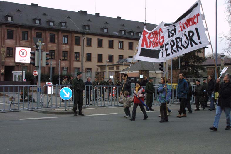 Die Demo vor dem Headquarter