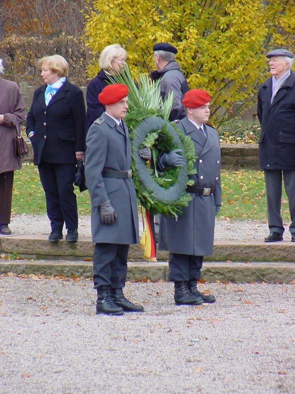 Und stillgelegt! Bundeswehr-Abordnung