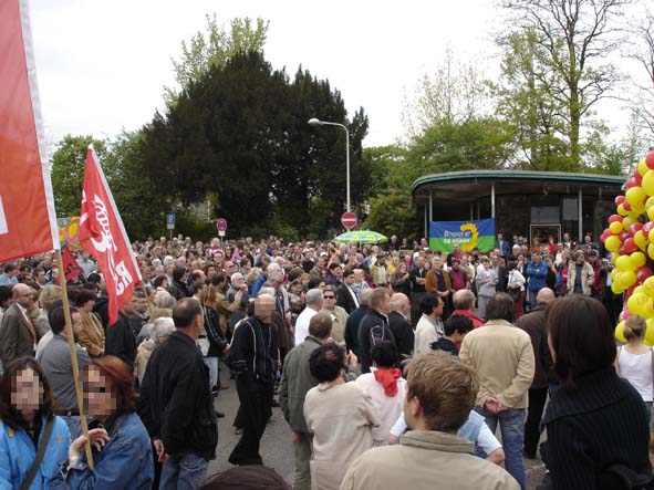 Fest mit GewerschafterInnen, Antifas und vielen betroffenen BrgerInnen