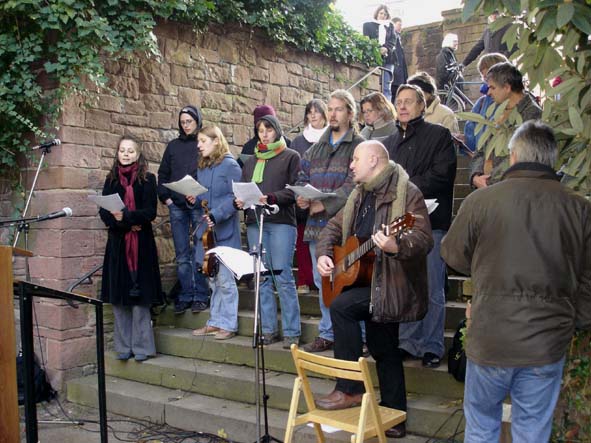 Der Chor des Autonomen Zentrums (im Exil)