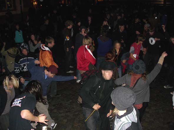 Tanzmob auf dem Uni-Platz