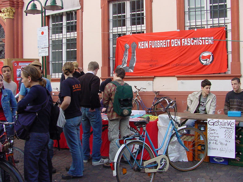 Antifaschistisches Straenfest am 30. April 2002