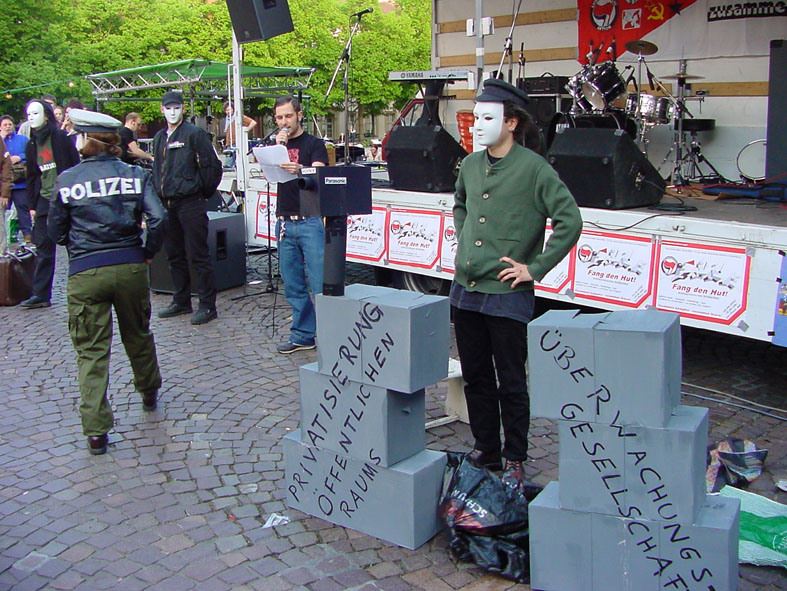 AgitProp-Theater Freiheit stirbt mit Sicherheit
